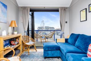 Brighton Water Cabin at the Marina, Free Parking By My Getaways - Brighton & Hove - 2