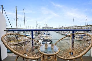 Brighton Water Cabin at the Marina, Free Parking By My Getaways - Brighton & Hove - 0