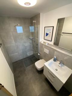 Schöne zentrale 2 Zimmer Wohnung - 3