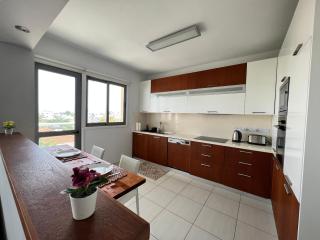 Queens Boutique Apartment 2BR - 3