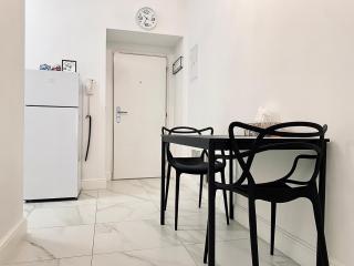 Stylish retreat in a lively area - Praga - 3