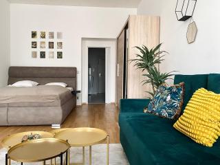 Stylish retreat in a lively area - Praga - 0