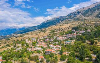 Lovely Home In Patra With Kitchen - Patra - 3