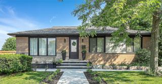 Luxury Family Home in Burlington - Burlington - 5