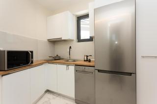 ARA Luxury Suites - Polychrono - 8
