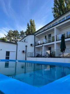 Sunday Rose Houses 3 - 5