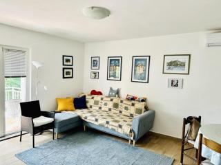 Luxury apartment Ivone with balcony and garden - 5