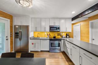 Honey Bear - Unique Boutique Chalet in Gatlinburg with Mt Leconte view - 7