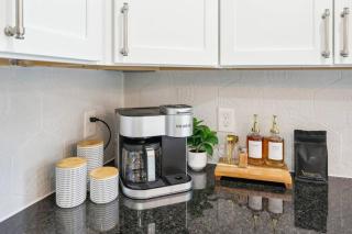 Historic Home in Brewers Hill with hot tub! - 8