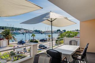 Seafront apartments Marija with terrace and mooring - 1