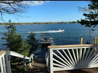 Cozy Waterfront Cottage on Beautiful Sand Lake - Sand Lake - 8