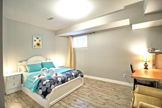 Bright Basement & Private Bathroom, free Parking - Vaughan - 1