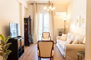 Pame Rentals - Classic Athenian Home in Koukaki - 8