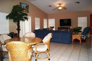 BlueHeaven Mid island home with Pool close to bay - South Padre Island - 4