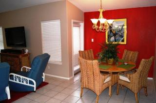 BlueHeaven Mid island home with Pool close to bay - South Padre Island - 3