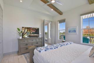 Rise and Shine Beach House with Ocean Views and Pointe West Resort Pools - Galveston - 2