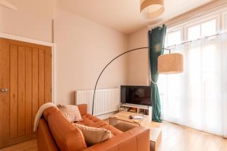 Charming Beachside Town House - 6