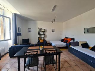 LE PRIEURE - STUDIOS jusqu'à 4 personnes - Villeneuve-lès-Béziers - 0