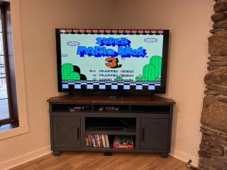 WaterFront Cabin Hot Tub Kayaks Firepit Game Consoles - 3