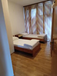 Prenociste Cazin - 2