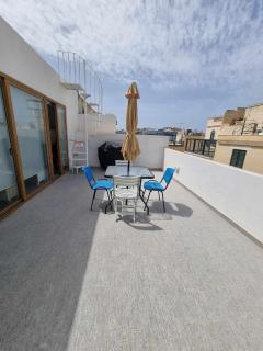 Spacious Townhouse with a Terrace overlooking Valletta's Grand Harbor - Senglea - 0