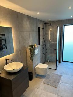 Bright, Quiet, Comfortable Room In A Luxury Home - 3
