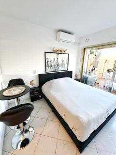 #T03 DUCAL MARINA BAIE DES ANGES avec Terrasse - 9