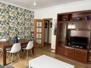 Bajo al lado del Ayuntamiento - Santander - 8