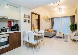 Stunning 2-Bedroom Business Bay Apartment with Burj Khalifa View & Huge Balcony - Dubai - 1