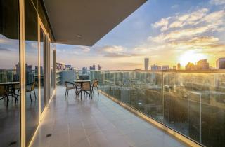 Stunning 2-Bedroom Business Bay Apartment with Burj Khalifa View & Huge Balcony - Dubai - 5
