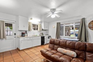 Sunlit Palm Cottage in Uptown Phoenix - Phoenix - 7