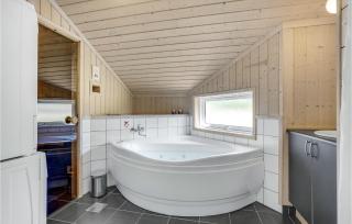 Amazing Home In Rødby With Sauna - Rødby - 2
