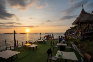 Pareehut Resort Koh Sichang - Ko Si Chang - 9