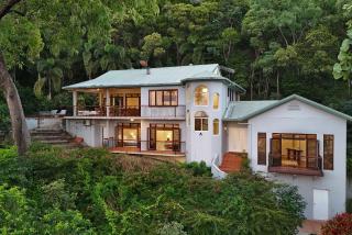 The Ferns Villa Serene Rainforest Retreat with Ocean Breezes - Clifton Beach - 8