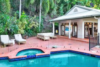 The Ferns Villa Serene Rainforest Retreat with Ocean Breezes - Clifton Beach - 5