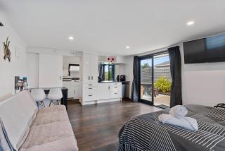 Whakaipo Studio - Taupo Holiday Studio - 0