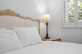 Coastal 1-Bed Apartment with Pool & Tennis Court - Gold Coast - 9