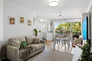 Coastal 1-Bed Apartment with Pool & Tennis Court - Gold Coast - 0