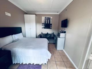 Eccoo OR Tambo Airport lodge - 2