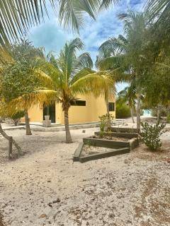 Private 2-Bedroom Beachfront Villa in Celestún - Your Secluded Escape - Celestún - 9