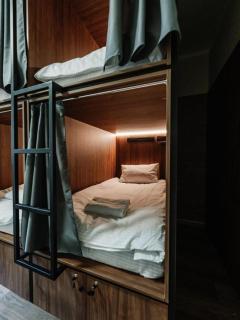 Nesvit Capsule Hotel - Kiev - 0