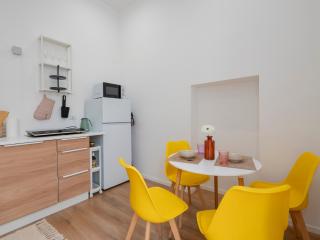 Xenia Apartments - Renovated flat in Navigli area - Milan - 1