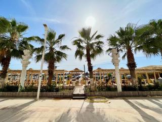 Seaside Apartment Golem - 8