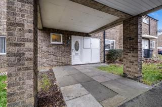 Spacious 4 Bedroom House private parking - 8