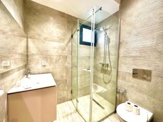 Sunset 101 brand new apt with gym in Lac 1 - 3