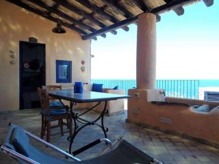 Casa Ajo e Didy, panorama sul mare a Malfa - 2