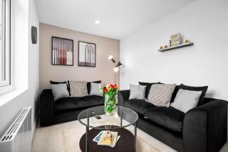 Luxury 2 Bedroom Apartment - Near City Centre - WiFi - Smart TV 3MR - Birmingham - 0