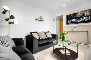 Luxury 2 Bedroom Apartment - Near City Centre - WiFi - Smart TV 3MR - 0