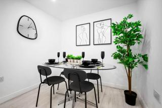 Modern 2 Bedroom Apartment - Near City Centre - WiFi - Smart TV 3MR - 7