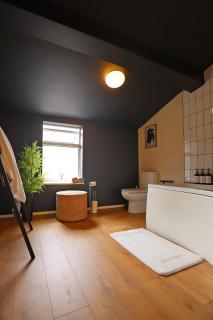 Elmbank House - - 7